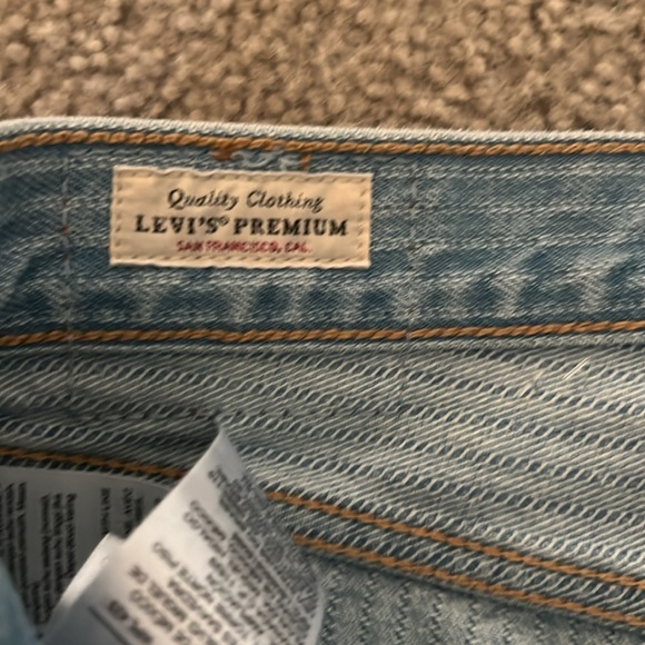 Women’s Levi’s 501 81 Straight Jeans - Picture 4 of 8